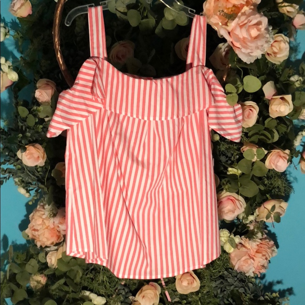 NWT Crown and Ivy top! 😍